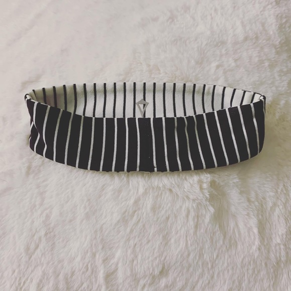 ivivva black and white striped headband - Picture 2 of 4